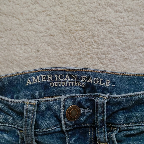 american eagle ripped jeans - Picture 3 of 4